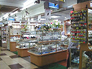 上野アメ横機械式腕時計販売店
